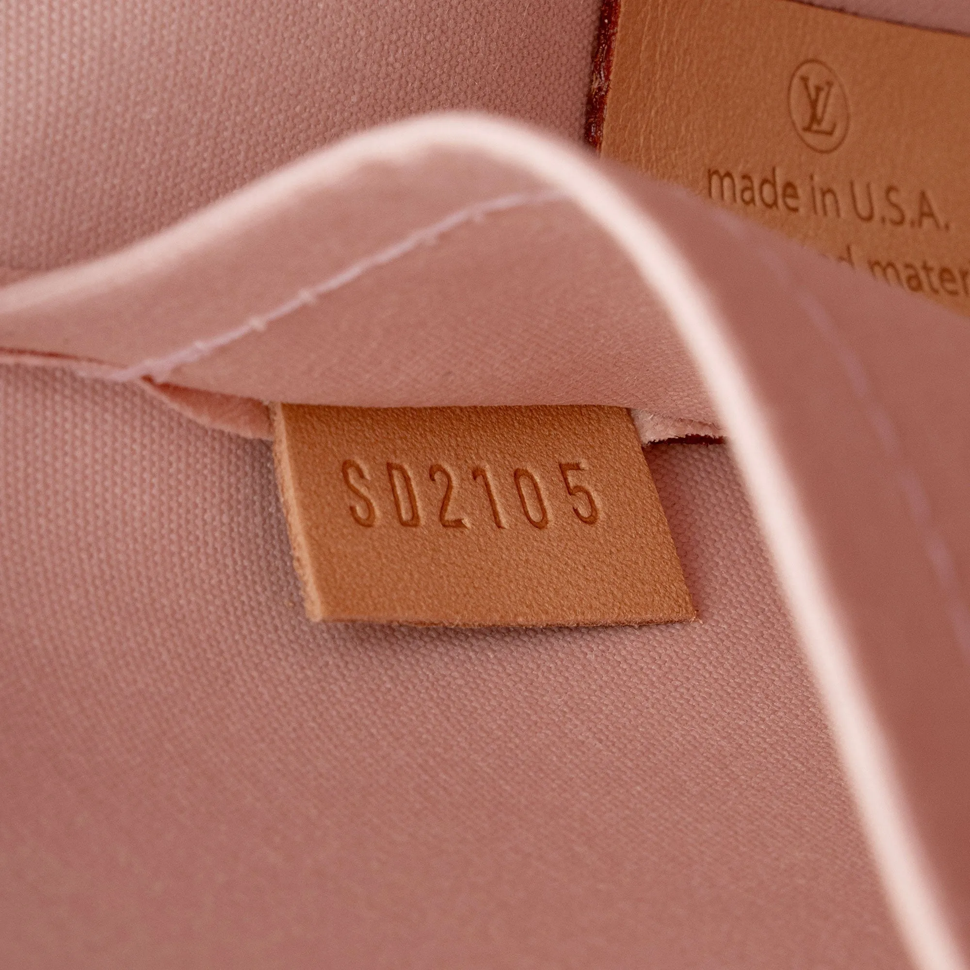 Louis Vuitton Monogram Vernis Alma PM Satchel (SHF-D9F4mc)